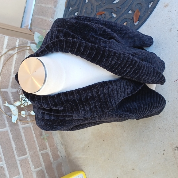 jacket or ponchos - Picture 3 of 14